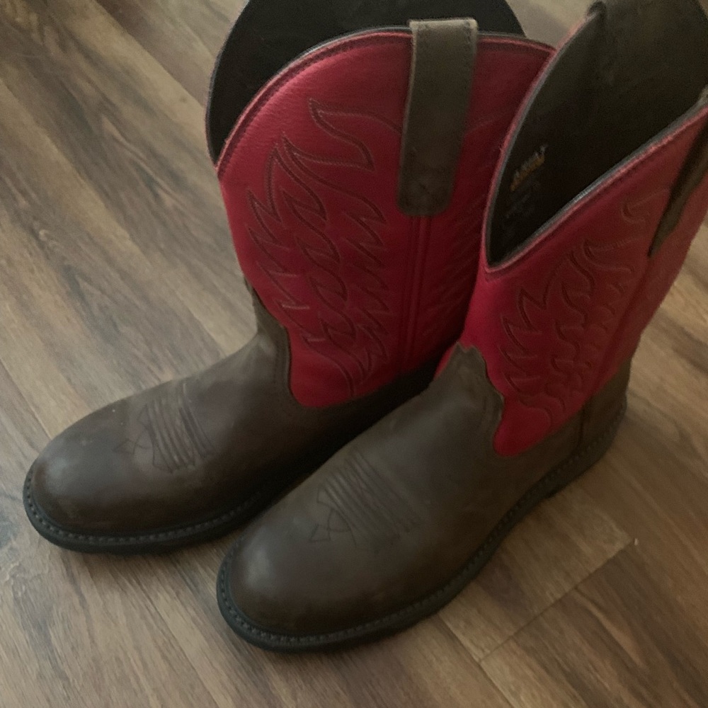 Ariat Western cowboy boots
